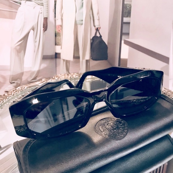 💋💋SOLD💋💋Rare Versace sunglasses 1990’s vintage - Picture 2 of 16